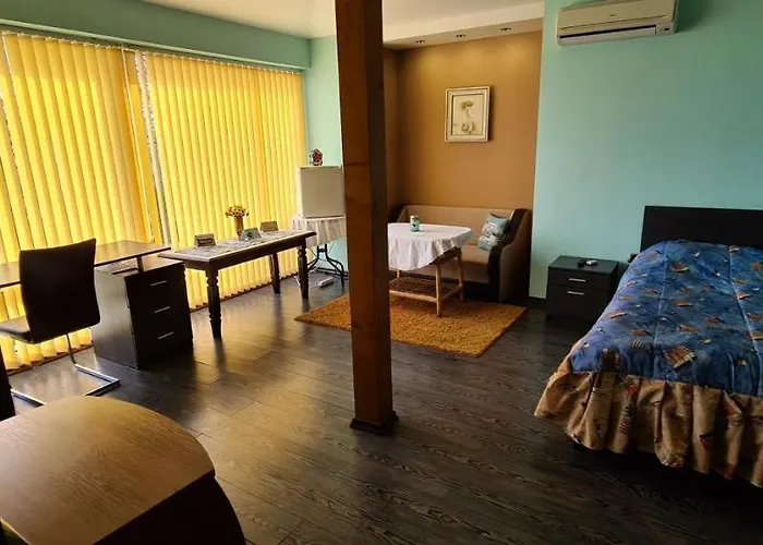 Infinity Sky Πανσιόν *