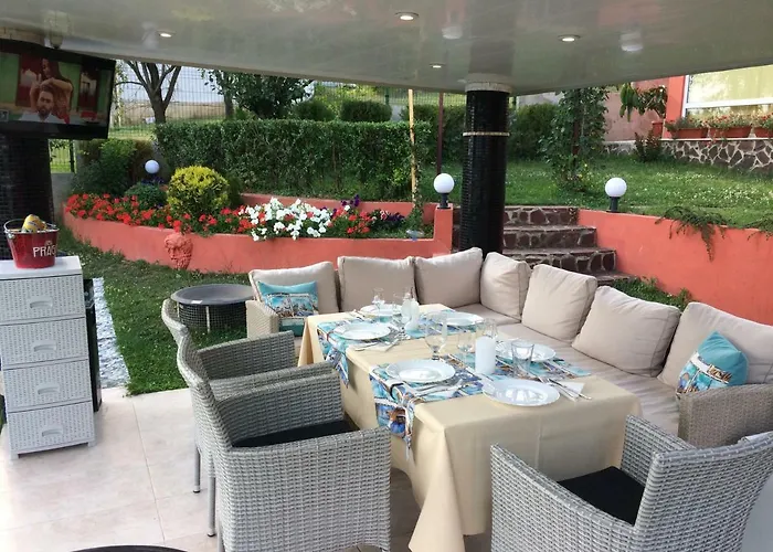 Infinity Sky Πανσιόν